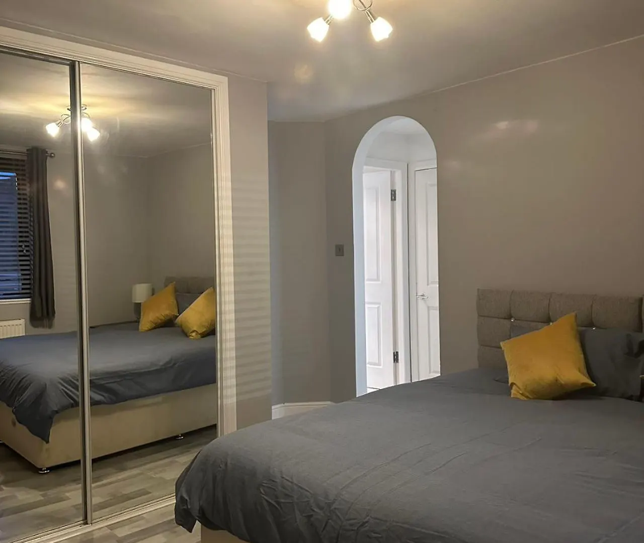 Edinburgh Lauriston 4 Bedroom 7 Beds Duplex 0*,  United Kingdom